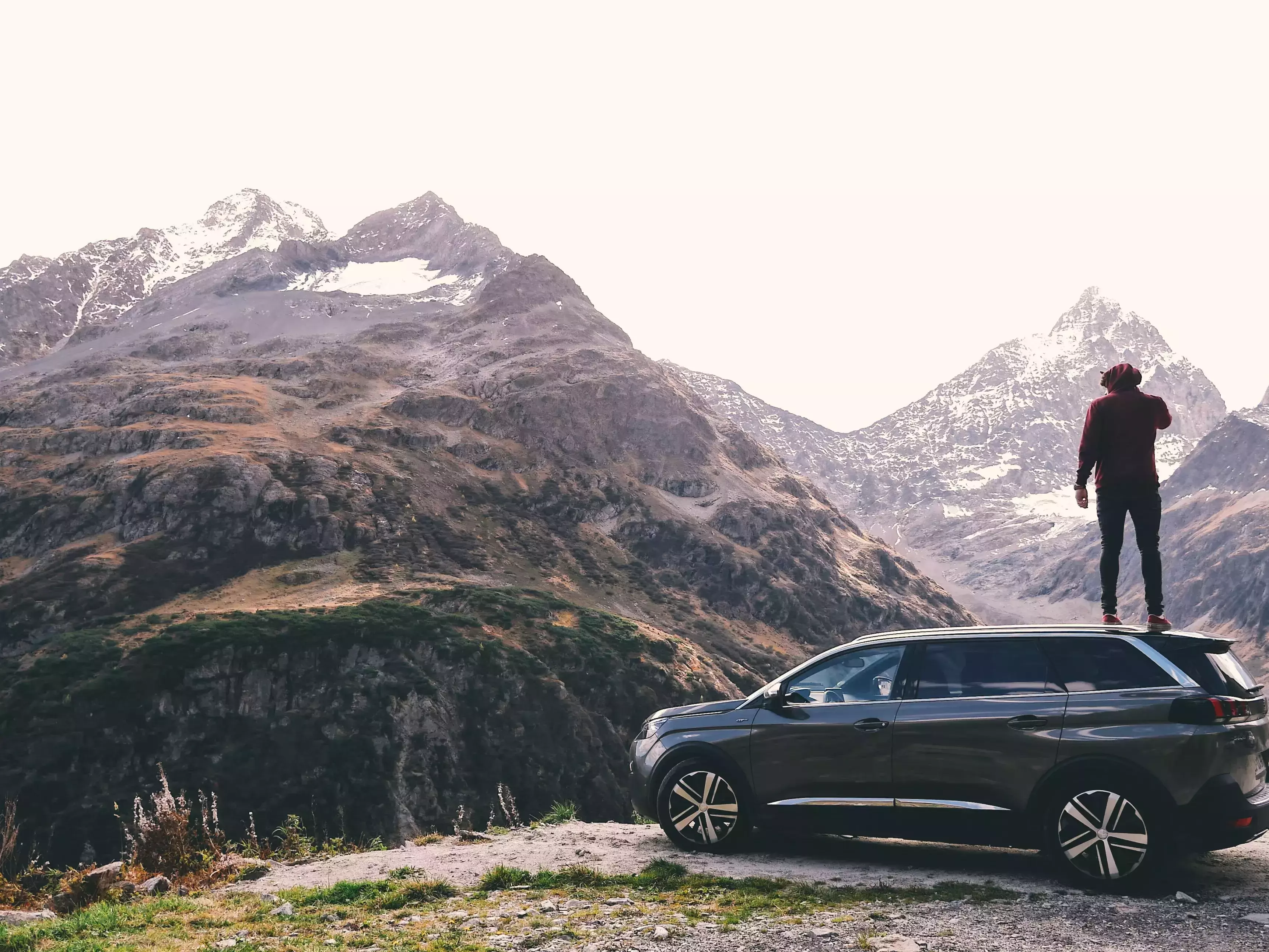 Rouler en voiture a la montagne en toute serenite