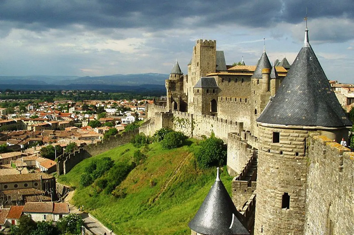 Carcassonne_wall 150x150