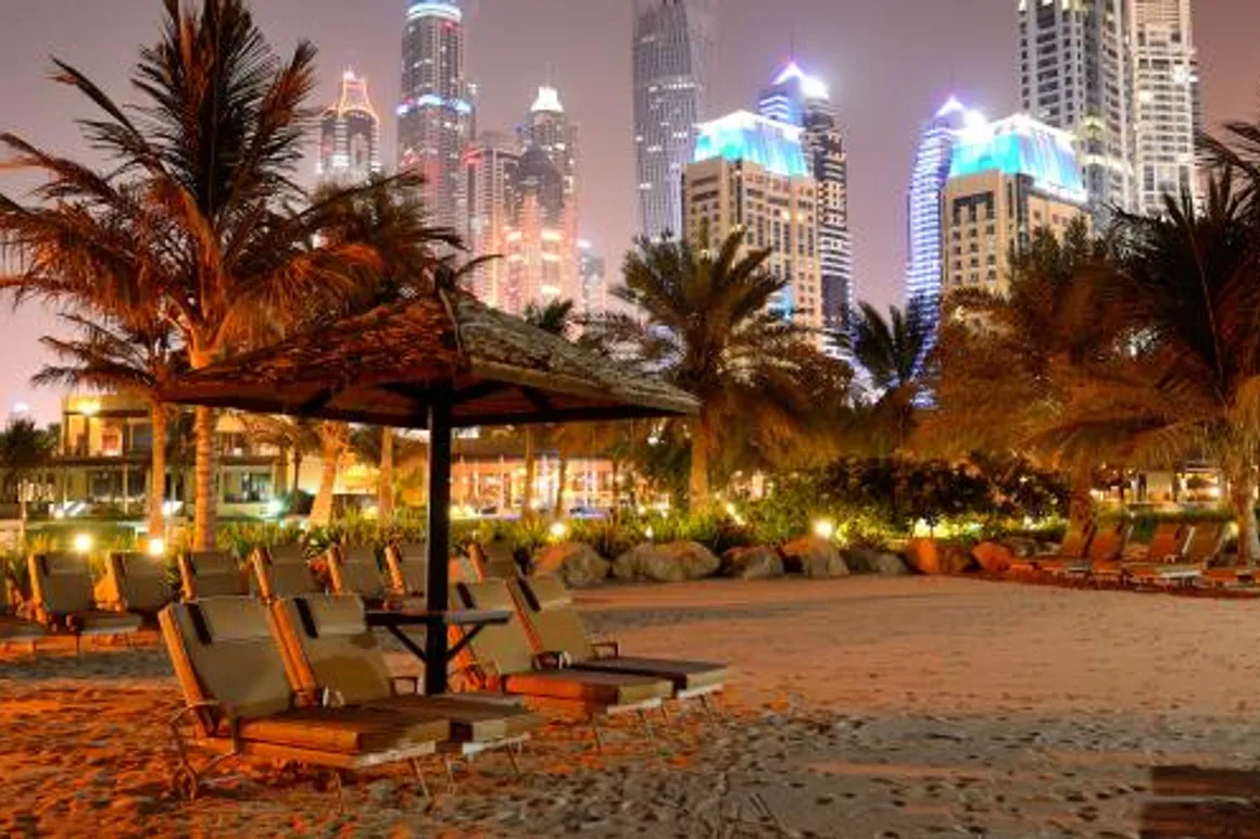 escala Dubai 120x100