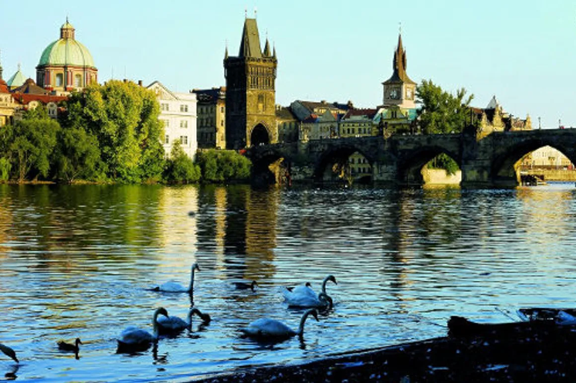 praga moldava1 120x100