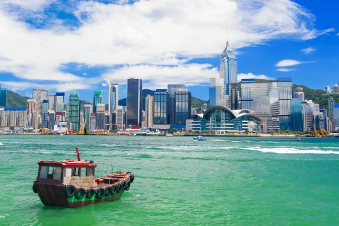 Hong Kong 120x100