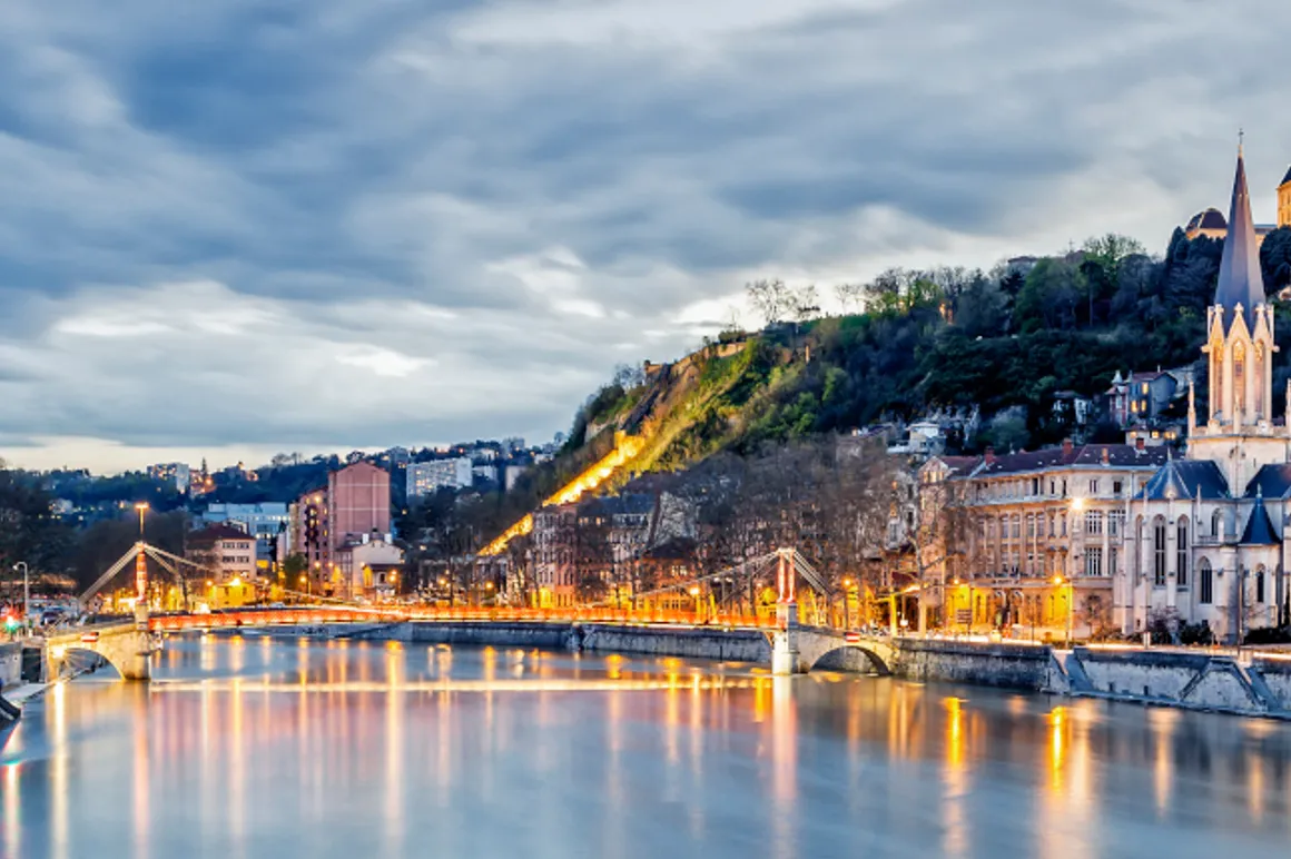 1200x430_Lyon 150x150