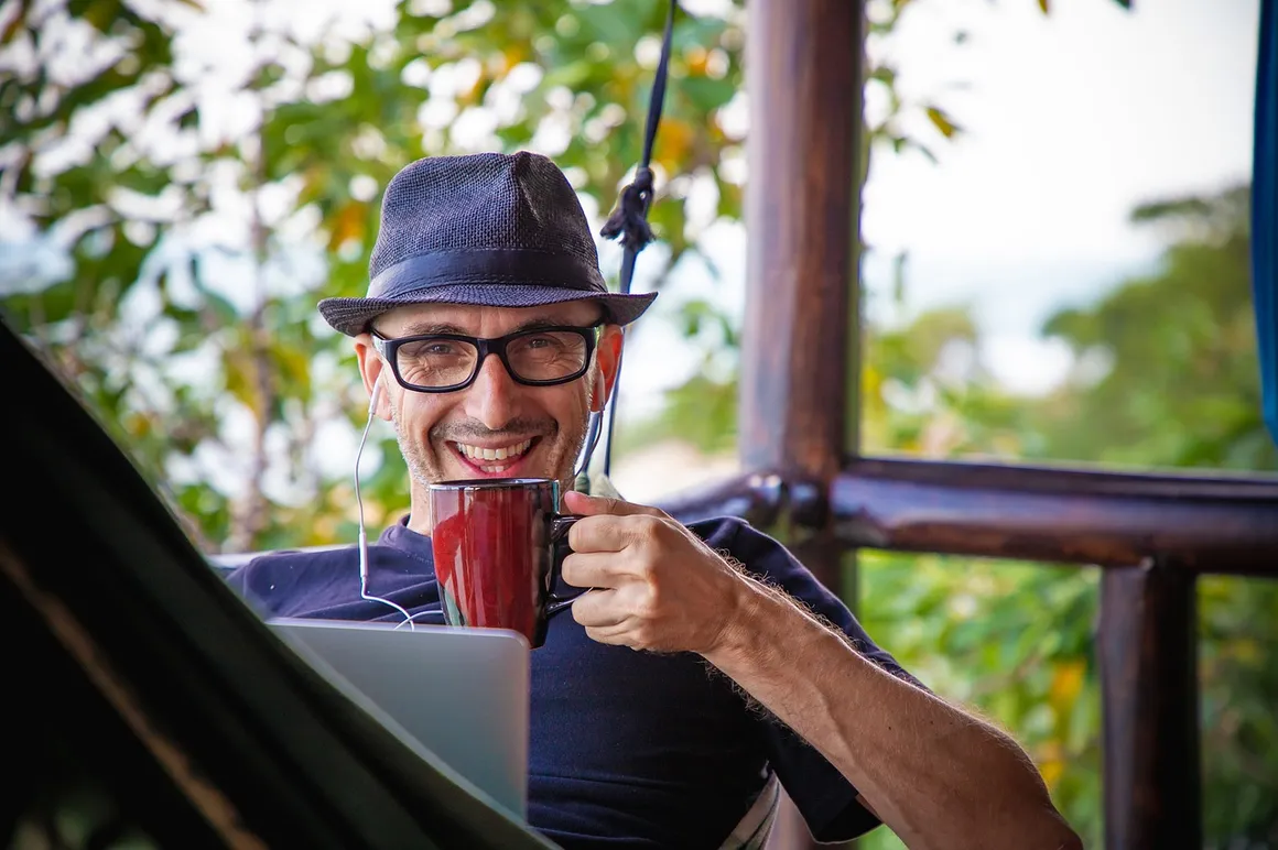 drink coffee 4749247_1280 150x150