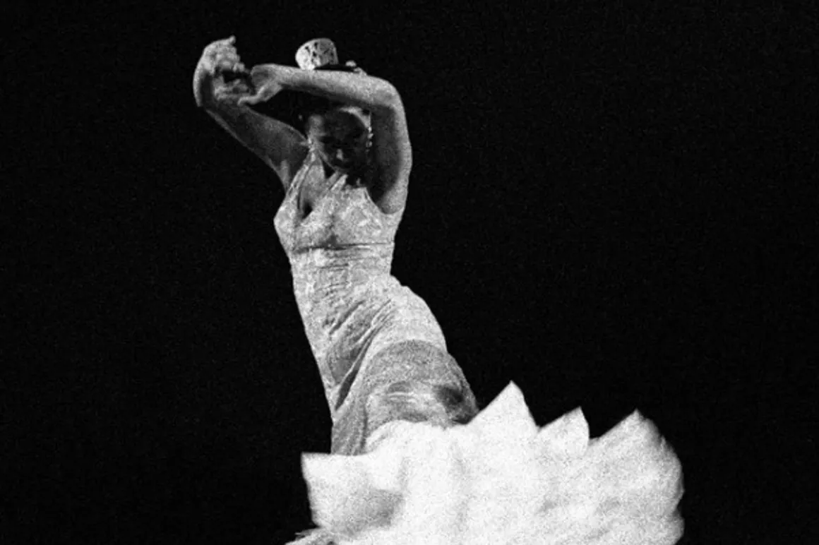 flamenco dancer in white picture id108311737 150x150