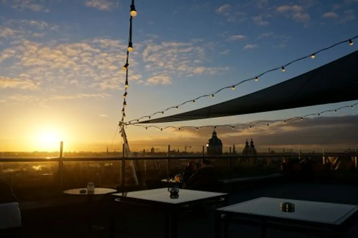 Amsterdam_rooftop 120x100