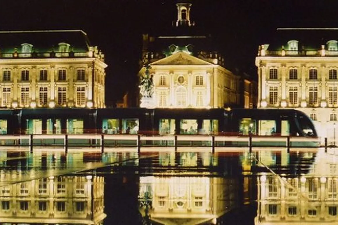 Bordeaux by night e1696497942401