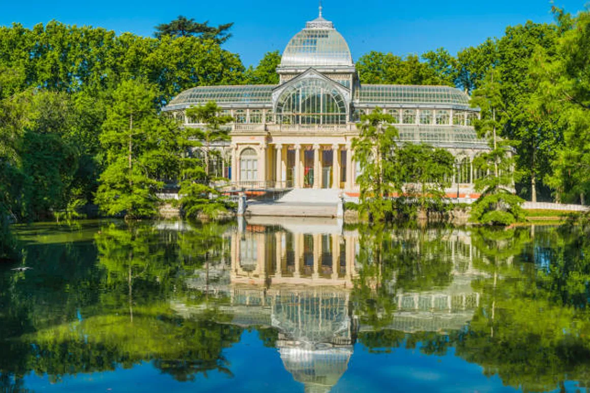 Les jardins du Palais de cristal iStock header