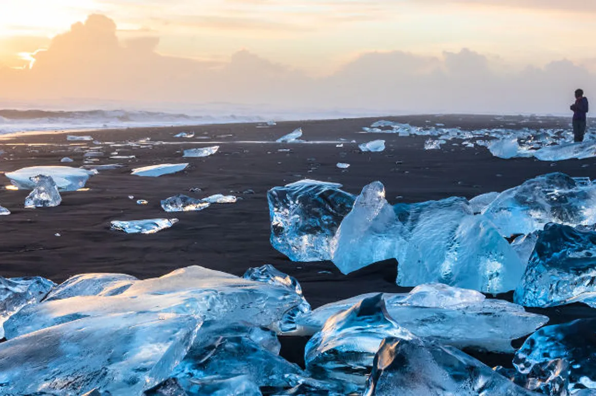 La plage de Diamond Beach en Islande iStock