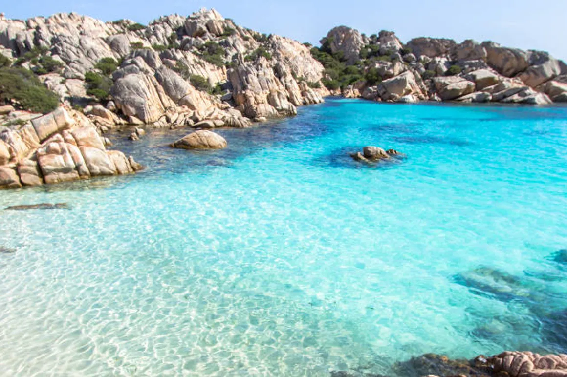 Plage au Sud de la Sardaigne iStock